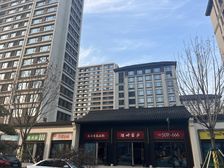 车位储藏室17万 有钥匙可贷款 南北三阳台 观景房