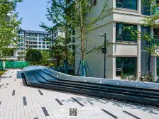 小区旁一站式配套,朝阳削学 西大学堂,约200米。