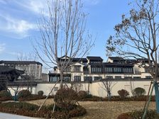 车位一个 院子80平负一171平 有钥匙可贷款 湖畔一期