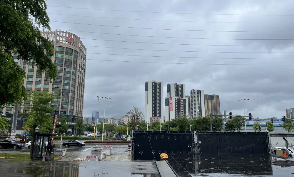 深业喜悦城全新精装3房给两万直接按揭红本七天过户送车位