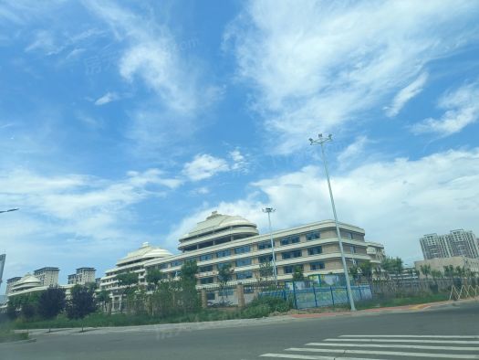 融创鹏辉玉兰星宸周边配套