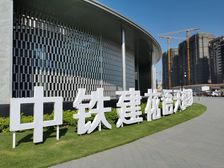 花都花语天珹南北通透四居 精装满二 业主直降急售可谈 读铁英
