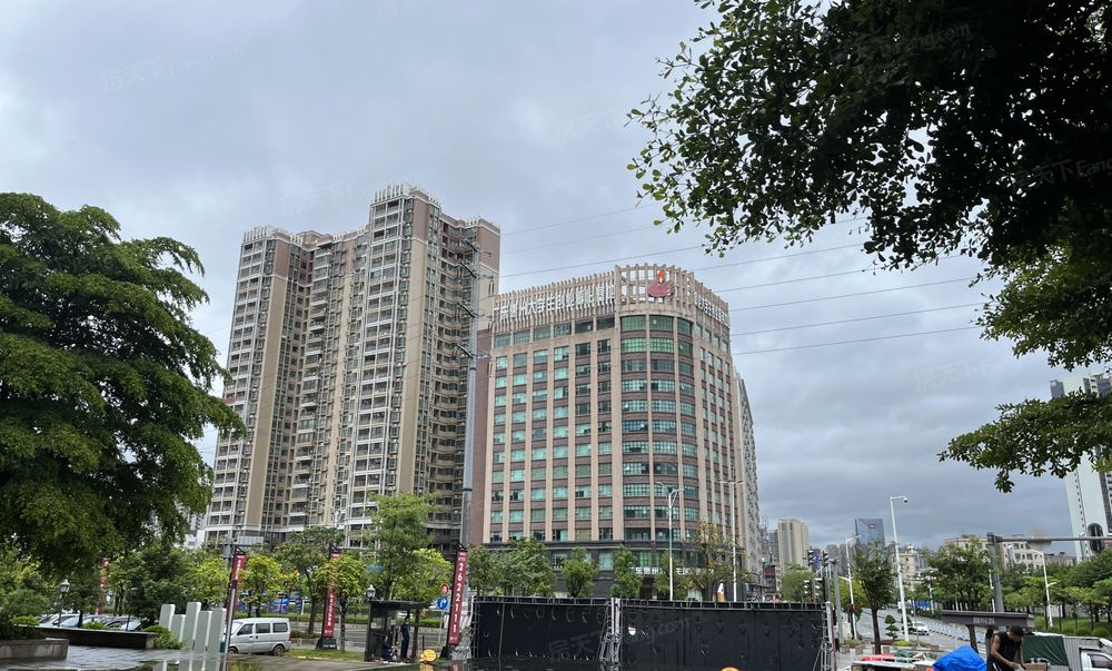 深业喜悦城3房业主诚心急售特价70个来电送车位