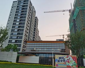 越秀悦见云庭位于地铁口小区,配套齐全