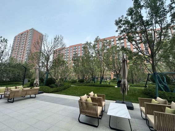 京投发展臻御府