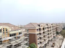 5楼带阁楼的房子近轻轨精装 可以随时转产权