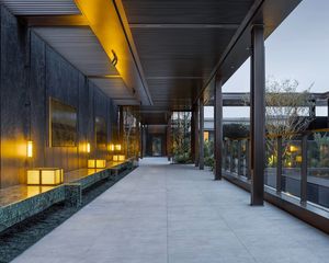龙湖御湖镜南北四房中间楼层望江全新未入住
