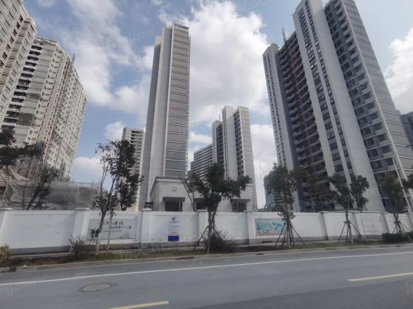 临港天宸实景图