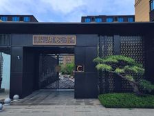 临湖200米,特惠188万,230平叠拼别墅有花院有观景台