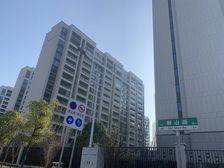 龙湖江与城1室1厅南北