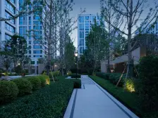 顶跃洋房,100米到轻轨站,露台面积150平