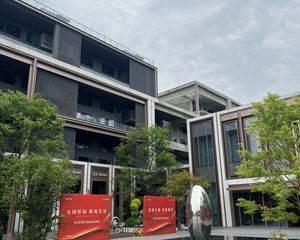 万科菁蓉都会5室2厅东南