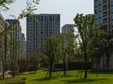 临轻轨、临高铁、临公园、户型方正、小区环境好