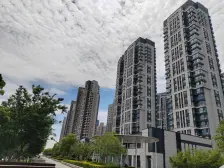 长滩明东苑 次新房 电梯中层 精装修 中间位置 南北通