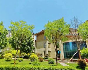 出门943公交车 有地下室 温泉入户 南北通透大三居