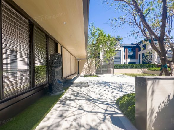 中海首开·湖光玖里实景图