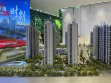 2024年交房,精装修,大四房,有地铁,空中花园。