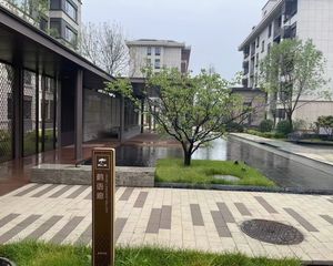 北科建·翡翠华府3室1厅东南北