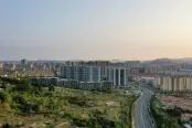 地块鸟瞰实景（北侧视角）