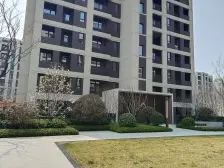 130平洋房三室三卫 独立门厅,次顶楼,