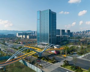 东湄未来社区东区143平4室2卫12楼层诚心出售