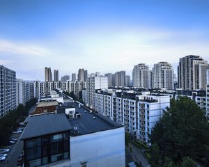 柏林爱乐三期精装修大四居配套完善